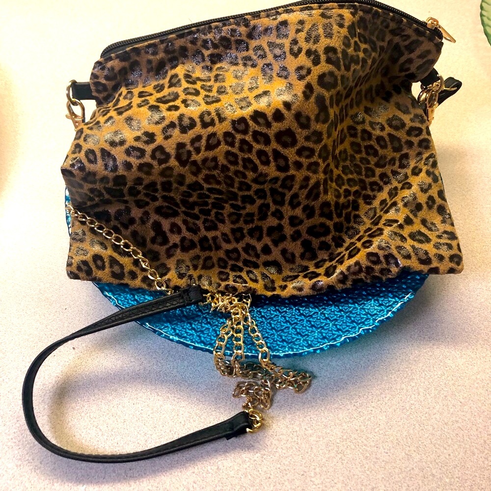 Crossbody purse